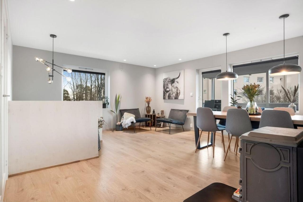 Apartment Fresh Og Moderne Med 3 Soverom Pa Jeloy